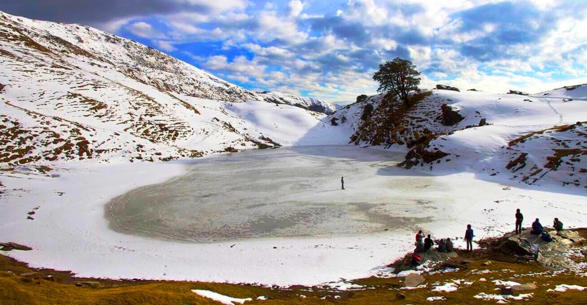 Brahmatal Trek Booking: When and Where to Start?