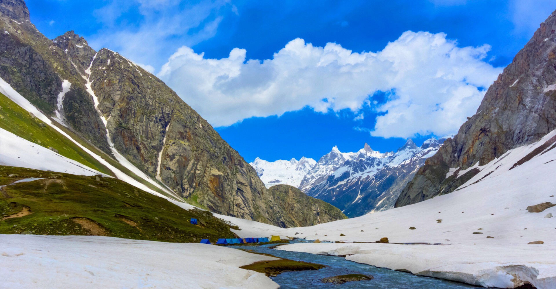 Breathtaking Landscapes You will Witness on Hampta Pass This Season