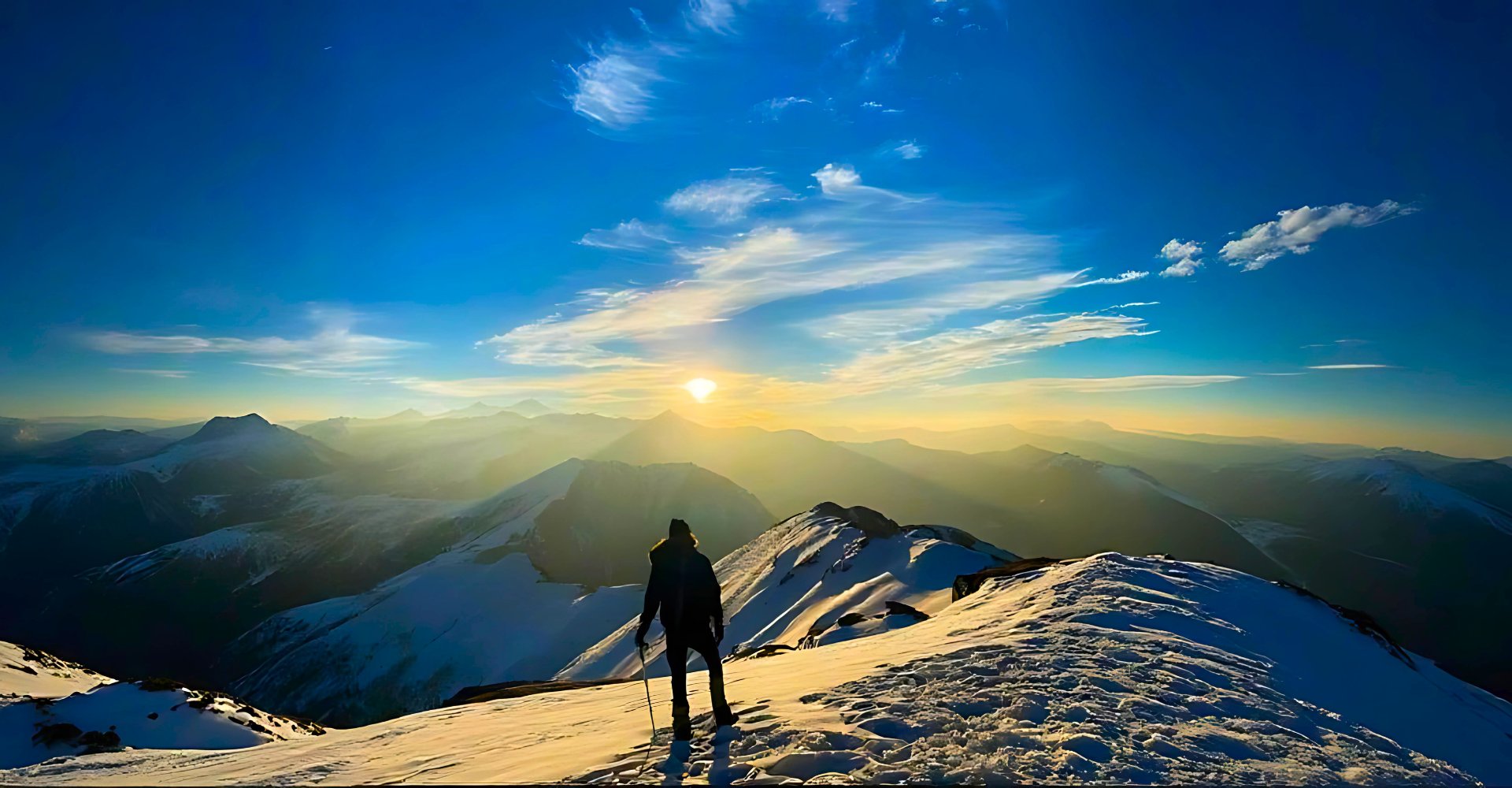 The most scenic  Kedarkantha Trek in Uttarakhand in winter